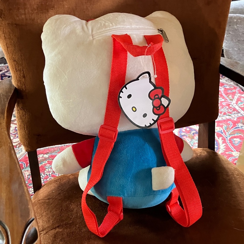 Hello Kitty plush backpack 2024 - Picture 2 of 3